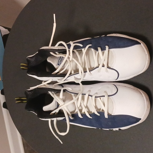 Team jordan2 11.5 gently worn - Picture 2 of 3